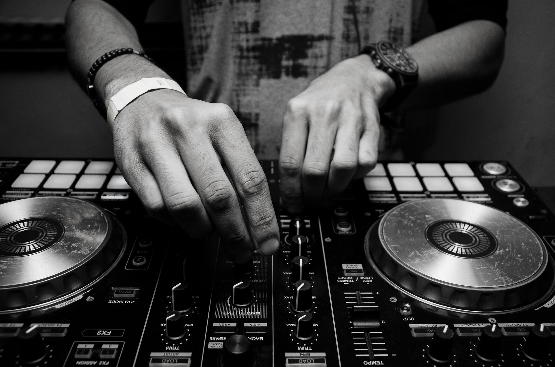 Label Roster Growth Campaign